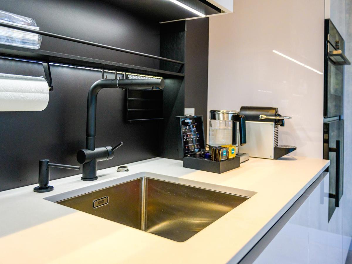 Pietryna Apartments Luxury - Sauna , Jacuzzi , Bezposrednio Przy Ul Piotrkowskiej Łódź Exteriör bild