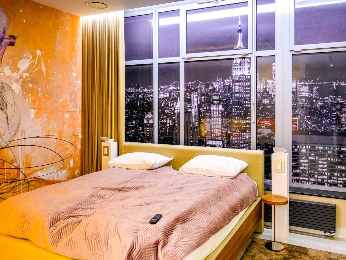 Pietryna Apartments Luxury - Sauna , Jacuzzi , Bezposrednio Przy Ul Piotrkowskiej Łódź Exteriör bild
