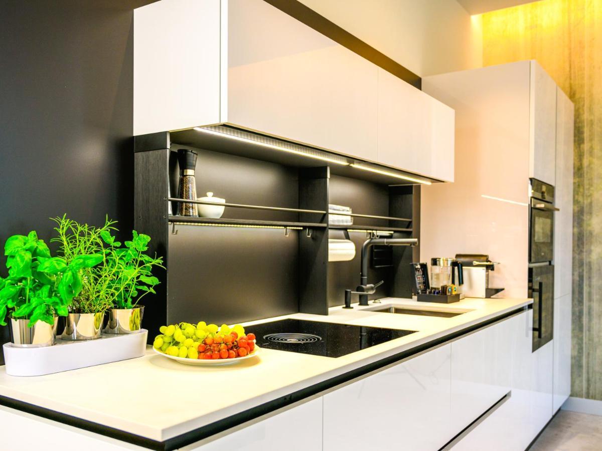 Pietryna Apartments Luxury - Sauna , Jacuzzi , Bezposrednio Przy Ul Piotrkowskiej Łódź Exteriör bild