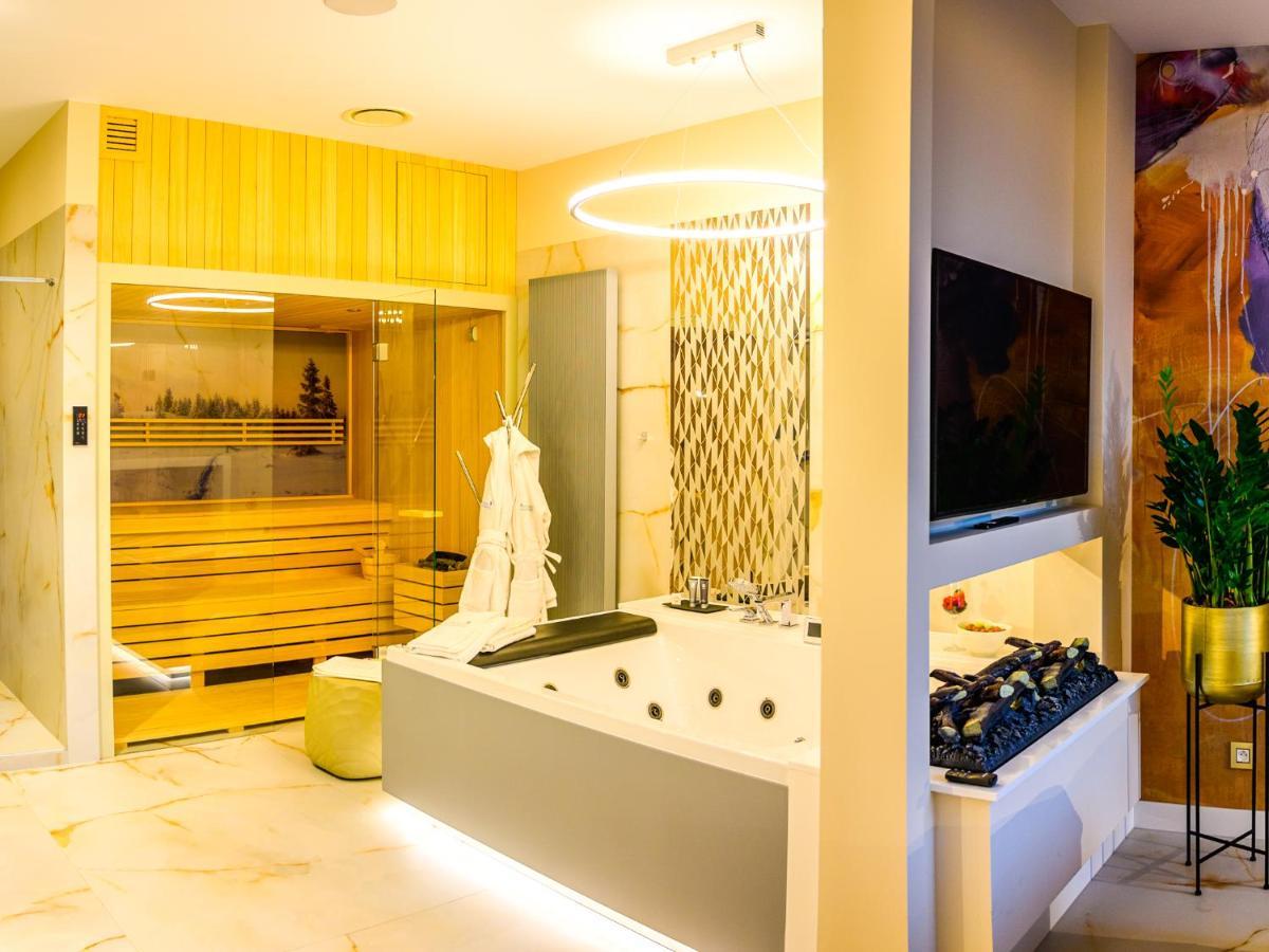 Pietryna Apartments Luxury - Sauna , Jacuzzi , Bezposrednio Przy Ul Piotrkowskiej Łódź Exteriör bild